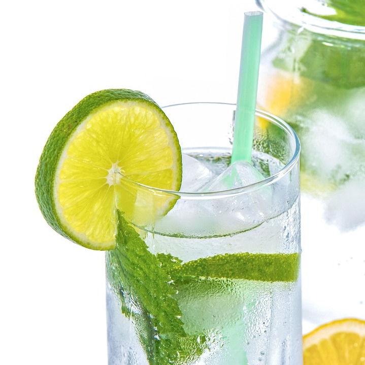 glass lemonade ice mint